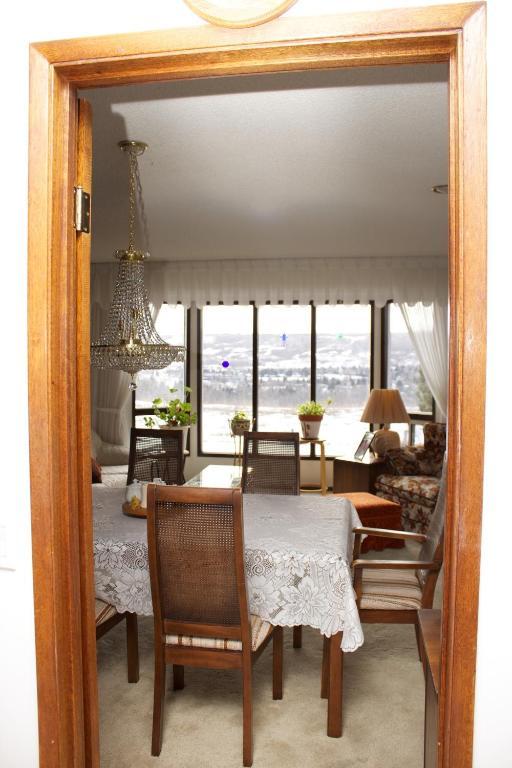 Cozy Nest Bed & Breakfast YYC Exterior photo