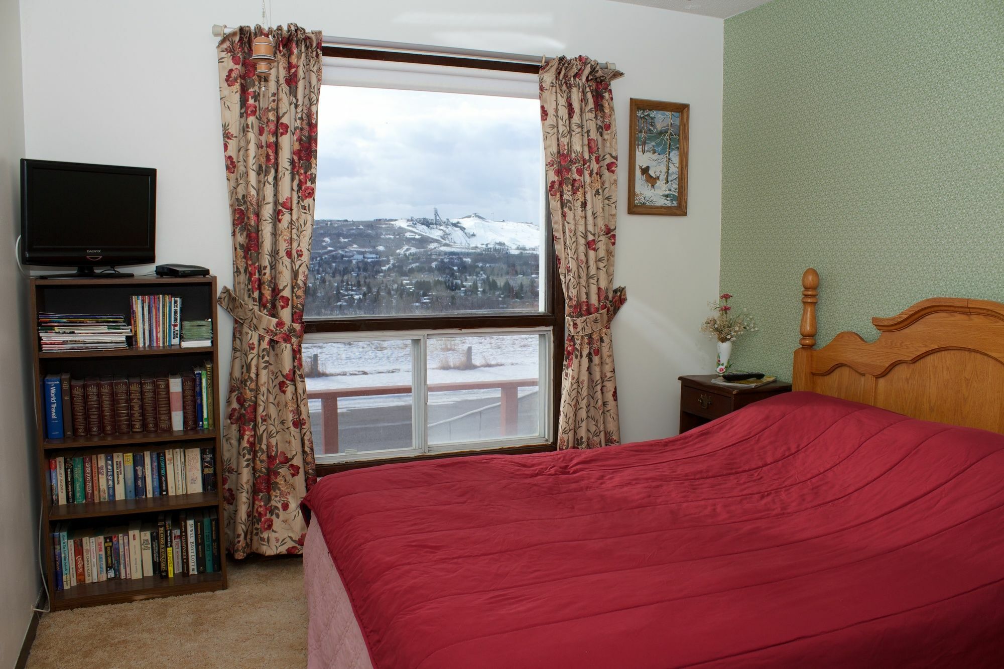 Cozy Nest Bed & Breakfast YYC Exterior photo